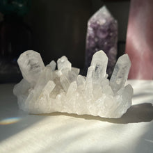 Load image into Gallery viewer, CLEAR QUARTZ CLUSTER