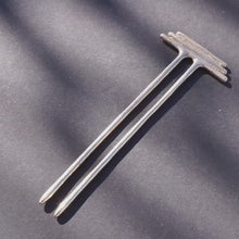 Load and play video in Gallery viewer, TEMPLE HAIRPIN
